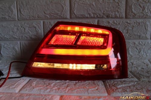 Задний фонарь Audi A8 D4 дополнительный правый 4H0945096