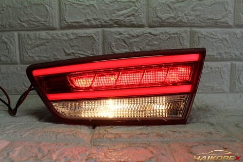 LED задний фонарь красный Kia K5 (All New) правый внутренний с трещиной №2