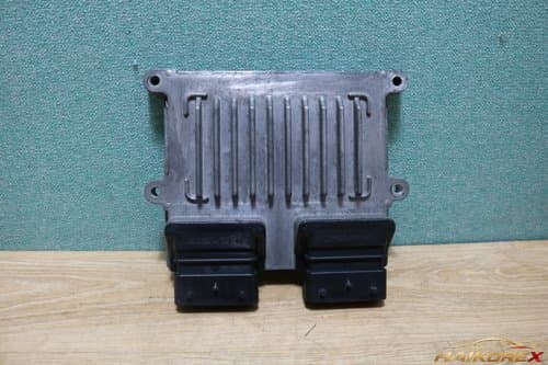 Блок управления двигателем (ECU) Hyundai Grand Carnival 39110-3E582