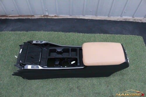 Консоль подлокотника Sorento MQ4