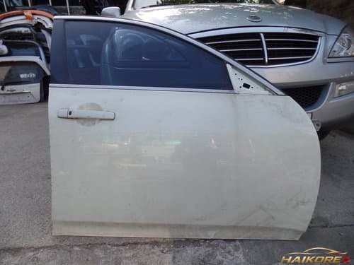 Дверь передняя правая (пассажирская) Infiniti G35 '08, класс B (стекло в плохом состоянии)