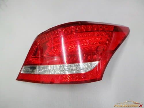 Фонарь задний в сборе Hyundai Equus VI (2009-2012) правый, 6 контактов, артикул 924023N000