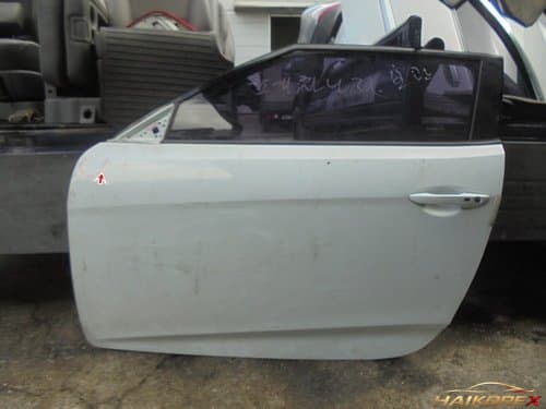 Дверь передняя водителя Hyundai Veloster C-класс (с вмятиной)