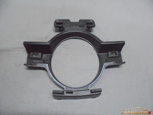 Молдинг центральный переднего бампера Mercedes-Benz CLA C117 (A1178880010) 14-19