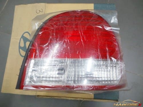 Задний фонарь в сборе Hyundai Sonata EF правый (комбинированный) 9240238002 неиспользованный (без патрона и лампы)