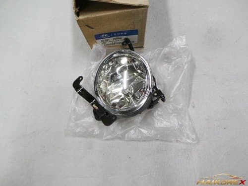 Передний противотуманный фонарь (foglamp) бампера Verna водителя 9220125500 неиспользованный