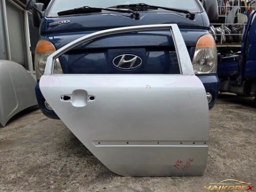 Дверь задняя правая Hyundai Sonata NF (B-класс, с вмятинами, панель)