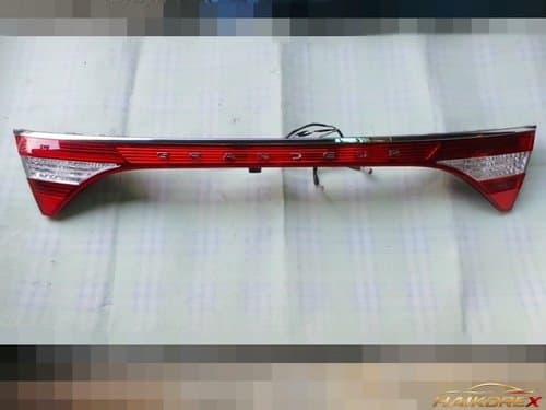 Задний фонарь Grandeur HG - накладка крышки багажника 924013V000, тип с камерой заднего вида