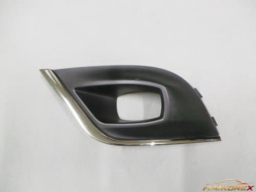 Хромированный кожух противотуманной фары (пассажирская сторона) Renault Clio 16-19 (261A36157R)