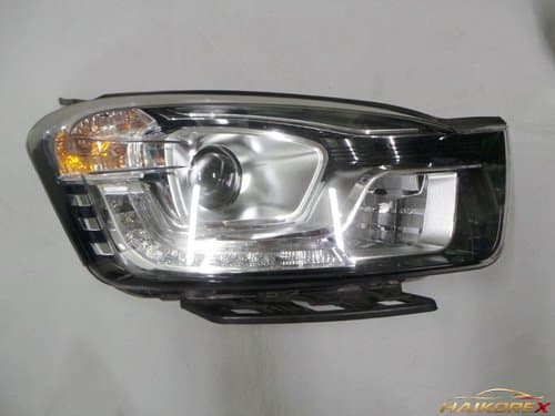 Фара передняя правая HID 8-контактная Ssangyong Korando C 15-16