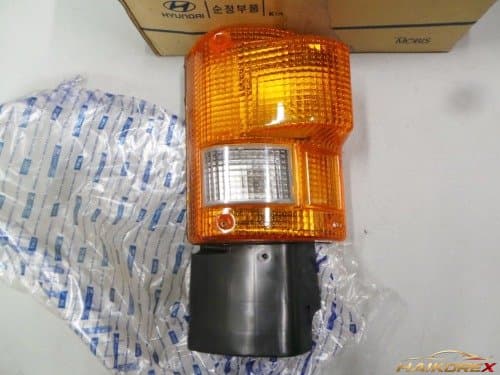 Лампа сигнала поворота (указатель поворота) водителя Hyundai 5 тонн старого образца 9230173000