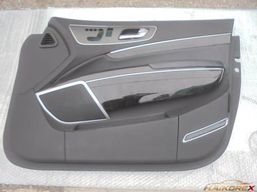Обивка двери K9 передняя правая (пассажирская) 823063T0842KDM