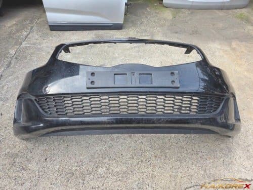 Передний бампер с сеткой Hyundai Carens 86511A4000