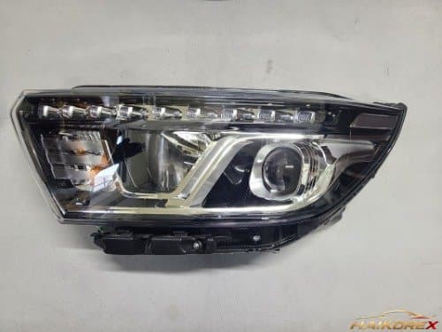 Передняя фара SsangYong Korando Turismo правая HID 8-контактная 8310121750 17-19 рестайл B-класс (восстановленный кронштейн)