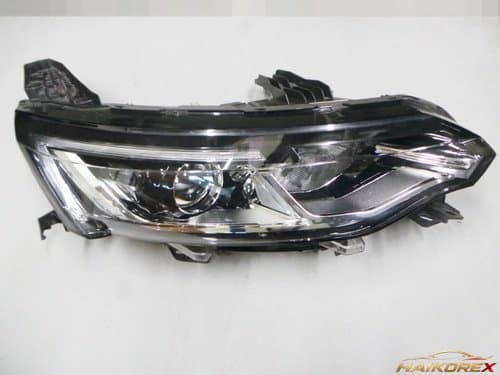 Фара головного света SM6 правая (пассажирская) 260109277R 15~ C-класс (поврежденная)