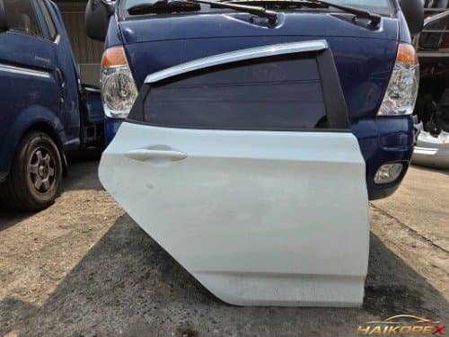 Дверь задняя правая (задняя дверь пассажира) Hyundai Accent новое поколение (RB) (4-дверный седан)