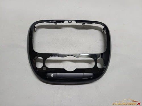 Панель центральной консоли (накладка подушки безопасности) Hyundai Soul 84740B2xxx