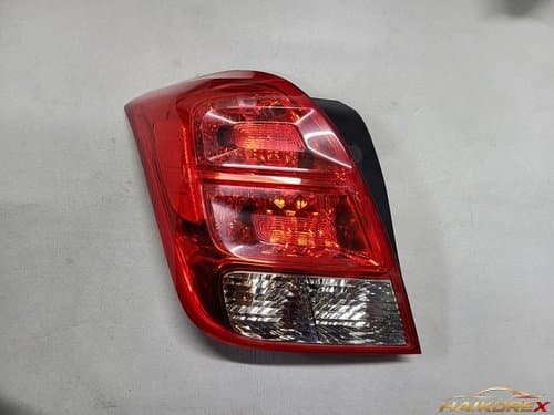 Задний фонарь в сборе (комбинированный) со стороны водителя Chevrolet Trax 95476775
