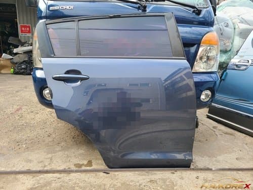 Дверь задняя правая Sportage R 770043W000