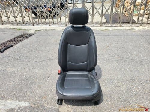 Сиденье водителя (передний ряд) Amazing Cruize кожаное с электроприводом, подогревом и подушкой безопасности