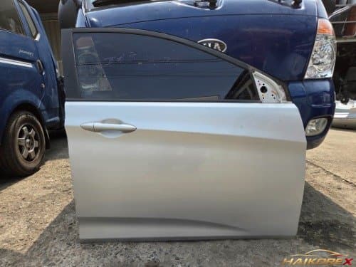 Дверь передняя правая (со стороны пассажира) Hyundai Accent нового поколения (RB)