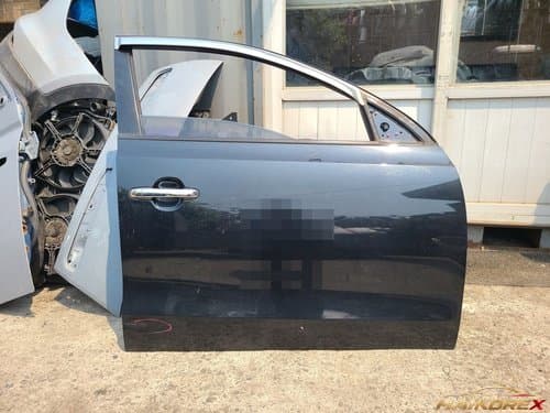 Дверь передняя правая i30 (B-класс, с вмятинами)