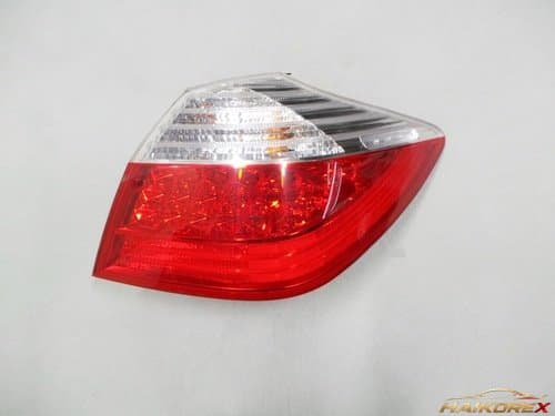 Задний фонарь Genesis BH комбинированный старого образца правый 924023M000 07-11