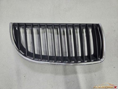 Решетка радиатора правая BMW 3 Series (E90) 320 электрическая 7120008