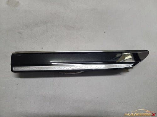 Габаритный фонарь на крыле (повторитель поворота) передний правый Genesis G80 RG3 92302T1000PH3