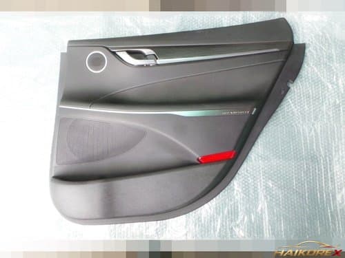 Накладка двери Hyundai Grandeur IG задняя правая (со шторкой безопасности)