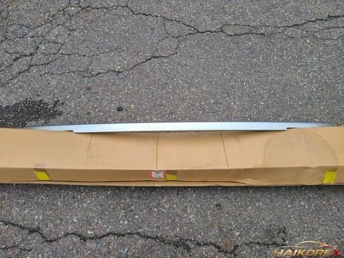 Верхний молдинг переднего бампера Land Rover Range Rover L460 LR157965