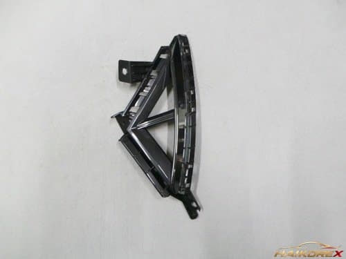Боковая решётка бампера Hyundai Elantra CN7, правая сторона (86564AA020)