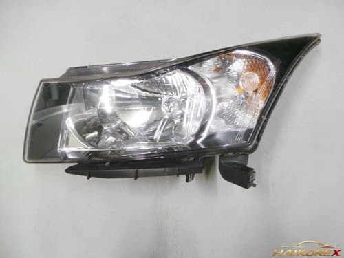 Передняя фара левая (водителя) Chevrolet Cruze 2013-2016 черная с хромированным кольцом 42371131