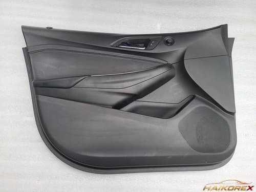 Обивка двери Chevrolet Cruze (All New Cruze) передняя левая (водительская) 39112166