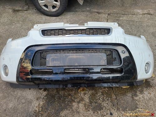 Передний бампер Kia Soul 2008-2011 (крышка 865112K000 + центральная часть 865112K150, 4 отверстия под датчик)
