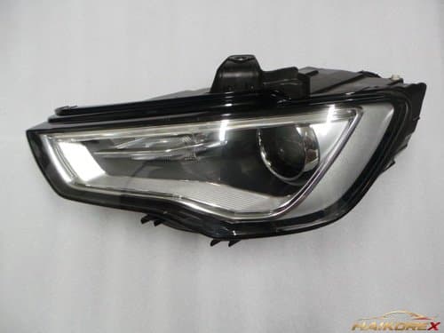 Крышка передней фары (HID) Audi A3 левая (водителя) 8V0941005, класс B (пятна)