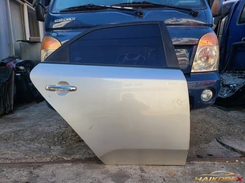 Дверь задняя правая Kia Forte 770041M000 B-класс (вмятина)