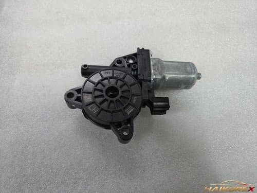 Мотор стеклоподъемника двери Hyundai Sonata LF Новое поколение (задняя дверь) сторона водителя 82450C1000 2 контакта