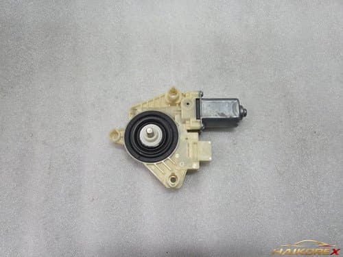 Мотор стеклоподъемника двери Mercedes C-Class W205 (полный привод) - место пассажира 2059060113 A2059060113