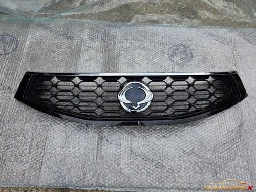 Решетка радиатора Ssangyong New Korando C 7875134300 с июля 2013 г. (царапины)