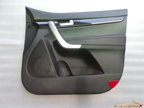 Обивка двери Sorento R (передняя дверь) - пассажирская сторона 823022P040AM2 2011