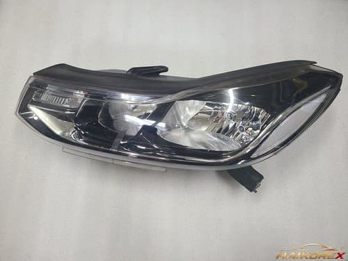 Фара передняя правая (водителя) Chevrolet Tracker (New Trax Light) 9-контактная обычная P42576953 C-класс (выцветшая)