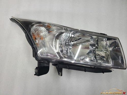 Передняя фара Chevrolet Cruze правая (пассажирская) 2009 год, без хромированного кольца