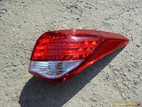 Задний фонарь в сборе (комбинированный) LED правый для Hyundai i40 Sedan (924023Z310)