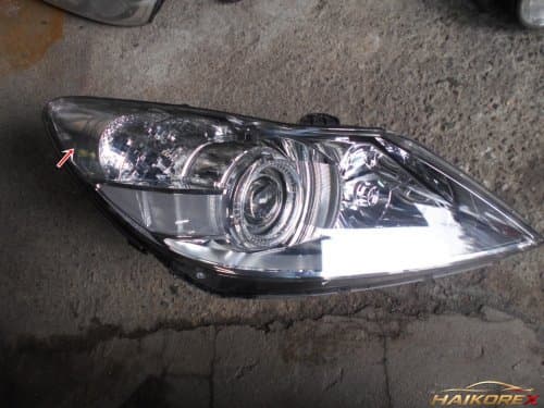 Крышка передней фары HID Genesis BH правая (пассажирская) 921043M020 (6 контактов) 07-11