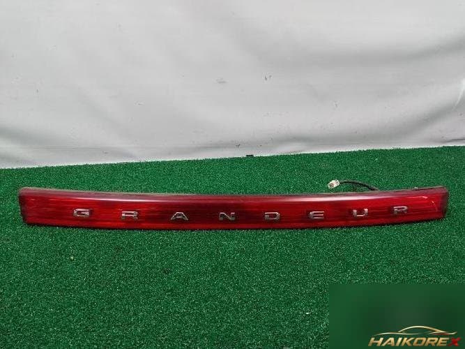 Hyundai Grandeur 2005 — накладка задней двери левая 87360-3L000