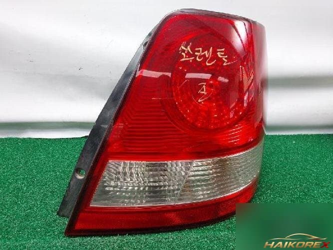 Kia Sorento 2005 — фонарь задний комбинированный правый (пассажирская сторона)