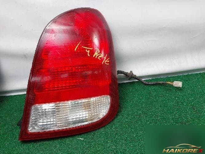 Kia Carens 2002 — фонарь задний комбинированный (правый, сторона пассажира)