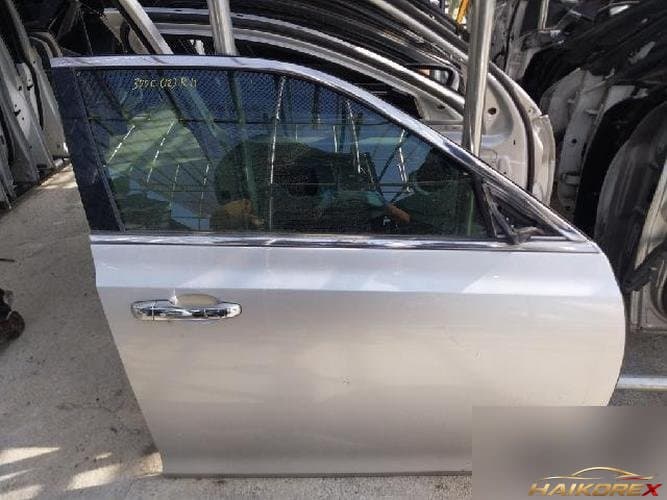 Chrysler 300 2012 — дверь передняя правая