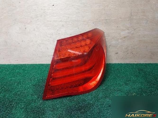 BMW 7-Series 2012 — комбинированный фонарь задний правый (LED) 7182198